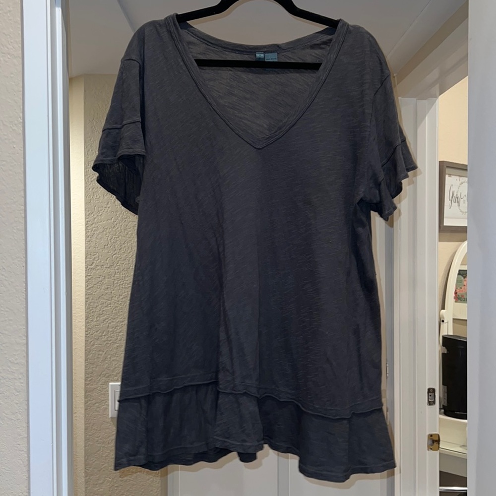 V-Neck Ruffle shirt